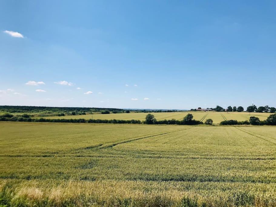 Grove Farm Old Granary, 1St Floor Loft Apartment, Includes Continental Breakfast Lincoln Eksteriør bilde